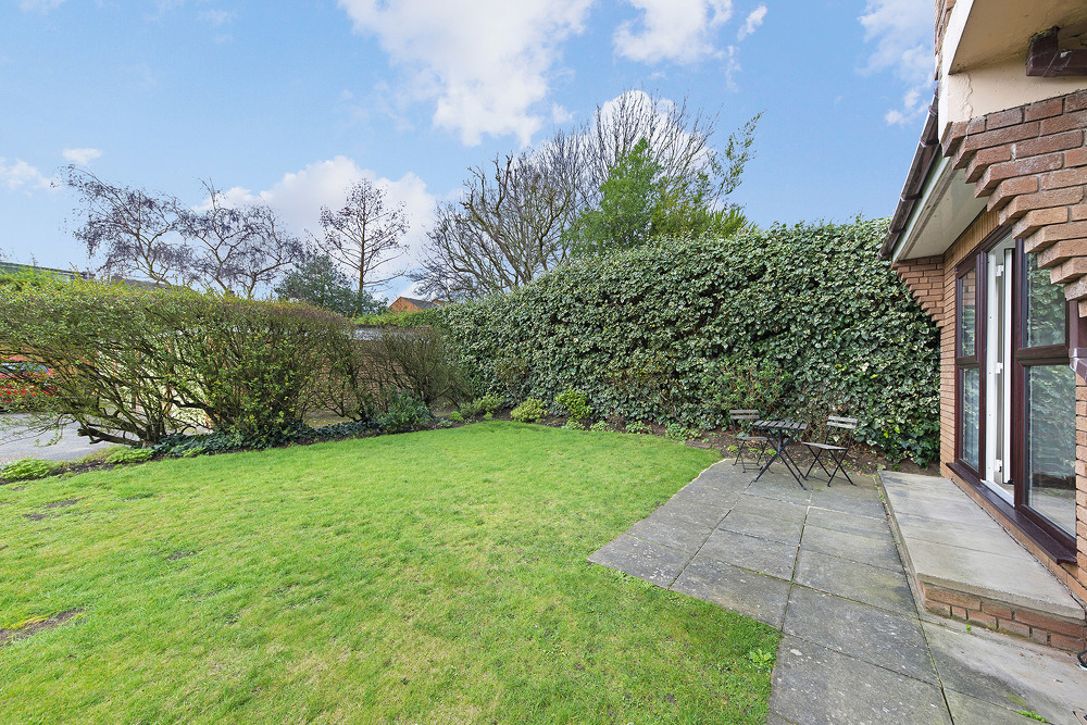 house or flat for sale or rent in south west London